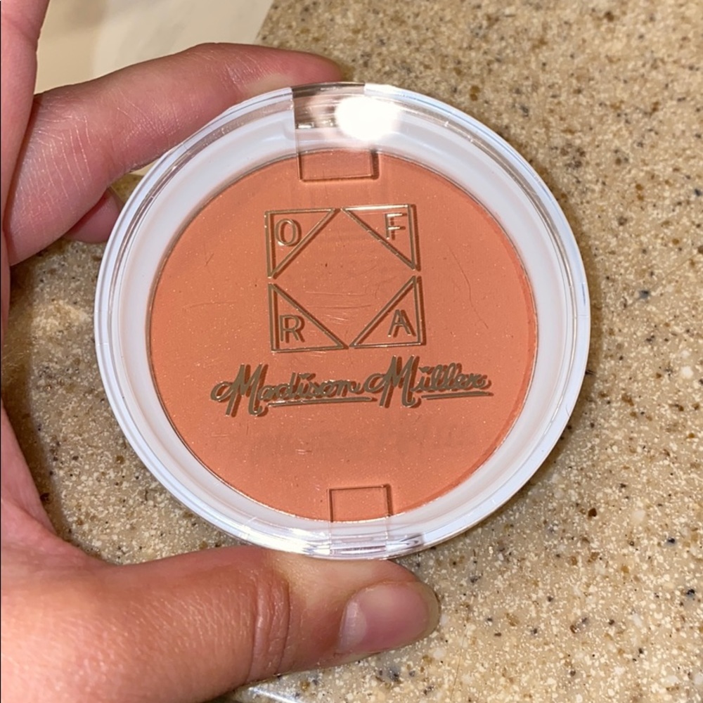 IPSY makeup samples & bag - Picture 6 of 6